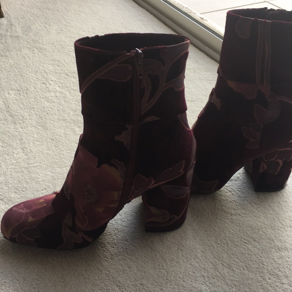 Short boots